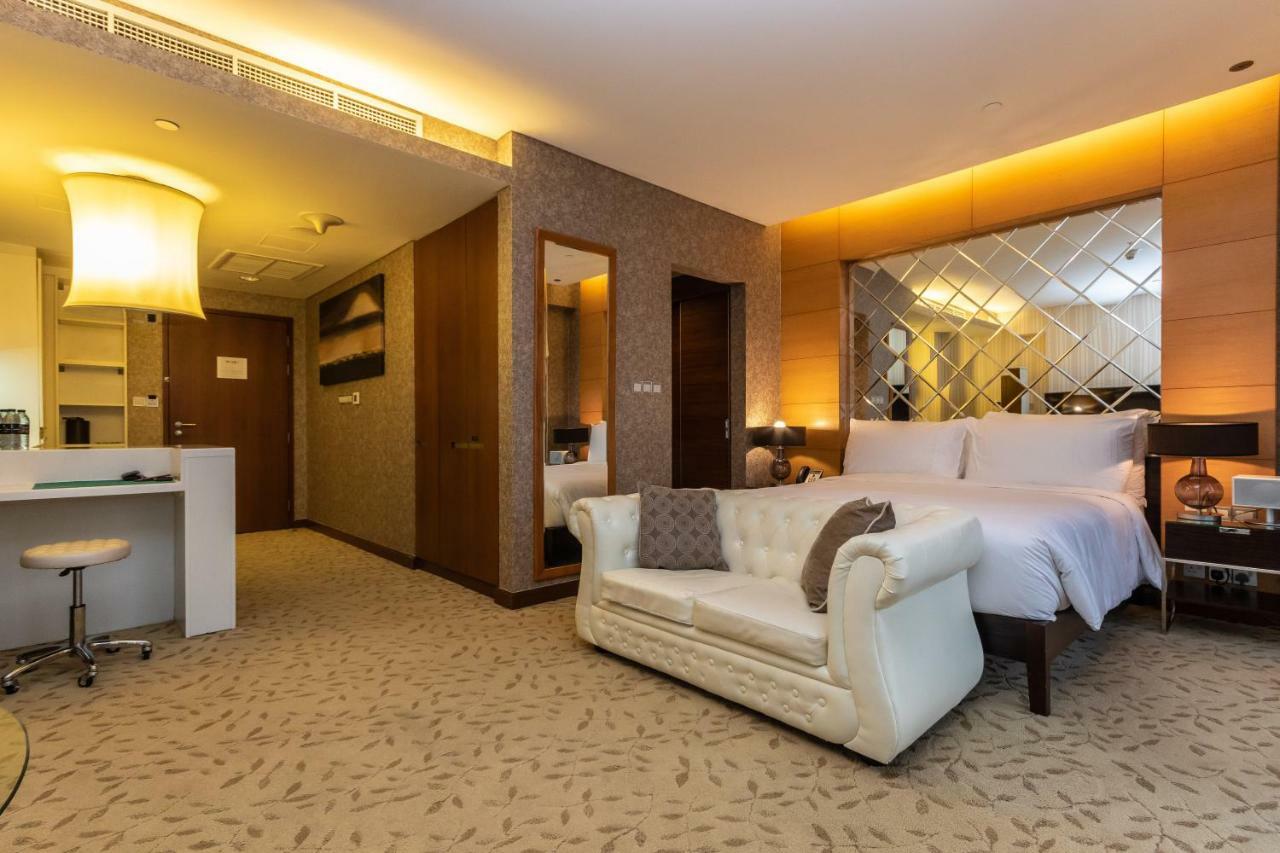 Westminster Dubai Mall Exterior photo Deluxe Suite